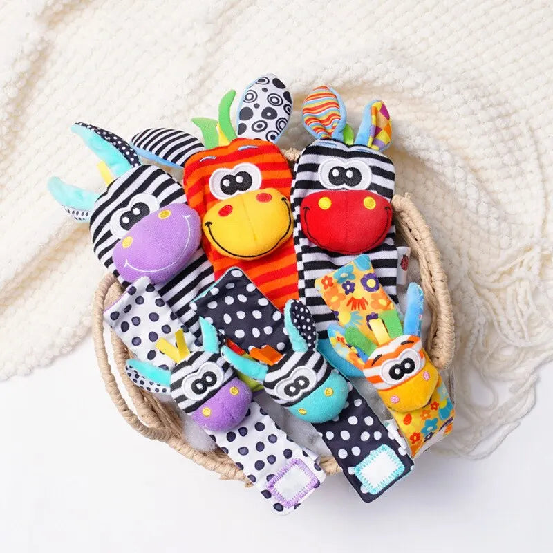0-12 Months Baby Wrist Rattles and Foot Finder Socks Set