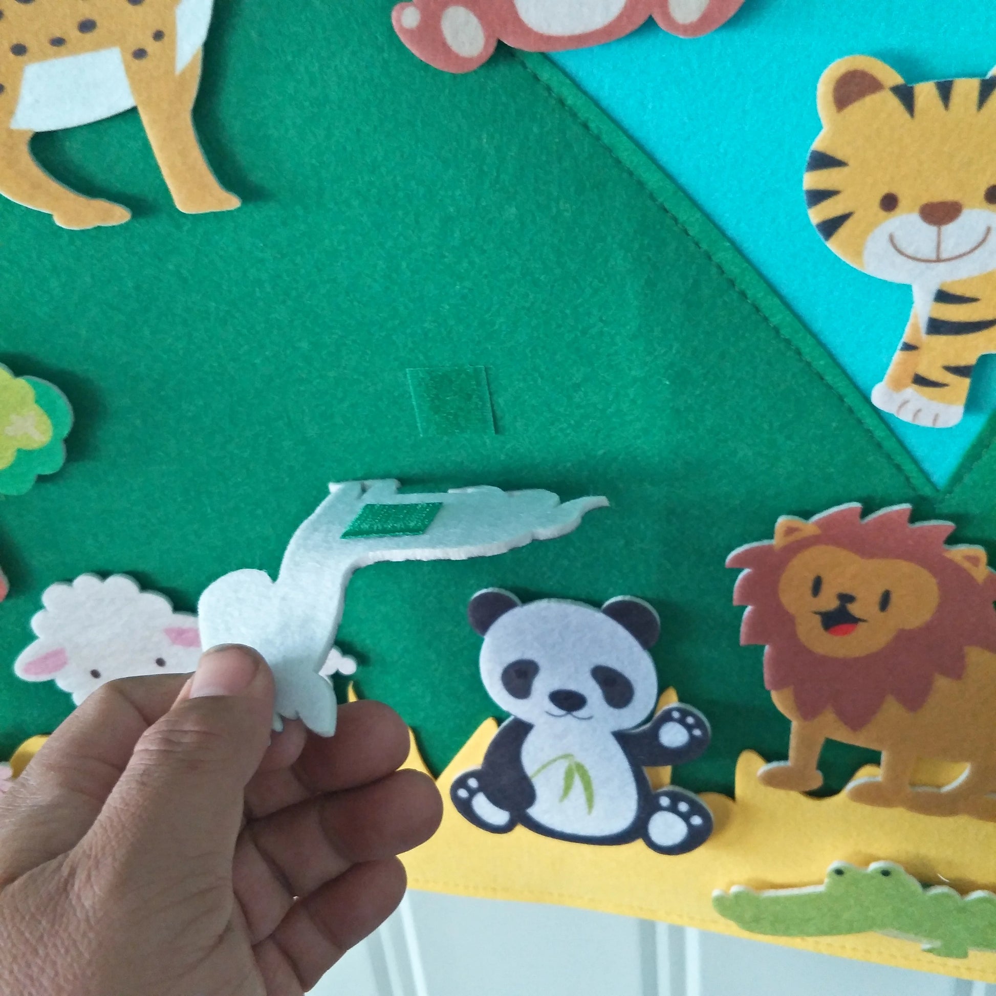 DYI Montessori Baby Busy Felt Board Animals with Hooks Stories Set - LittleOzKid