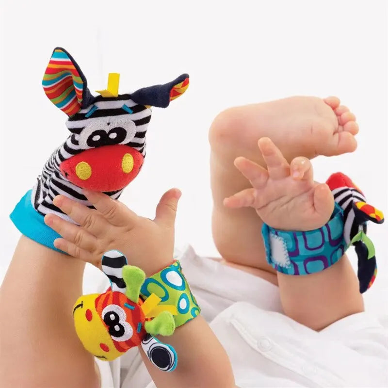 0-12 Months Baby Wrist Rattles and Foot Finder Socks Set